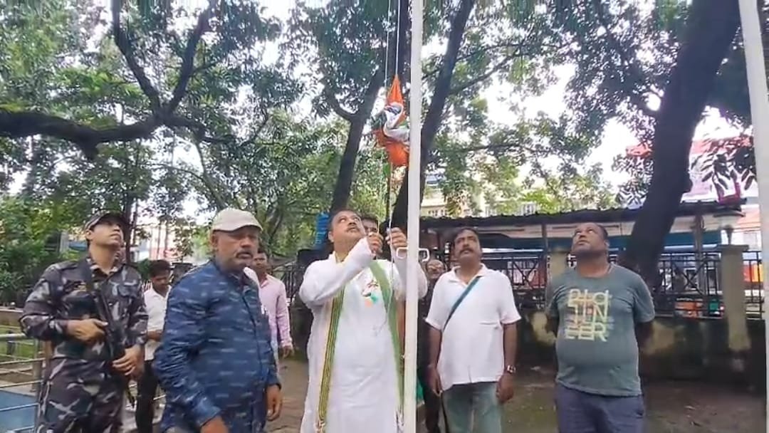 पश्चिम बर्दवान प्रेस क्लब में 80वां स्वतंत्रता दिवस समारोह,