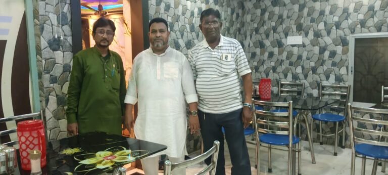 Taaz Biryani, Kharagpur, proudly celebrated its 25th Anniversary on 15 August at bus stand