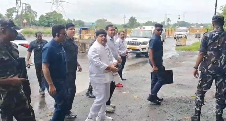 रामपुर MVI दफ्तर में परिवहन मंत्री का औचक छापा, अधिकारियों में मचा हड़कंप