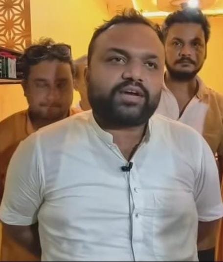 *केशव पोद्दार का बयान बना चर्चा का केंद्र, बोले—‘बंगाल में भाजपा की सरकार, विपक्ष में कौन रहेगा इसकी लड़ाई’*