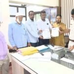 ধর্মীয় স্থানে মাইক ব্যবহারে বাধা ও মসজিদের তথ্য চাওয়ার প্রতিবাদে ডেপুটেশন