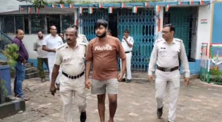 लच्छीपुर रेड लाइट एरिया में ग्राहकों को बंधक बनाकर लूटने वाला दूसरा मास्टरमाइंड रोशन खान भी गिरफ्तार,