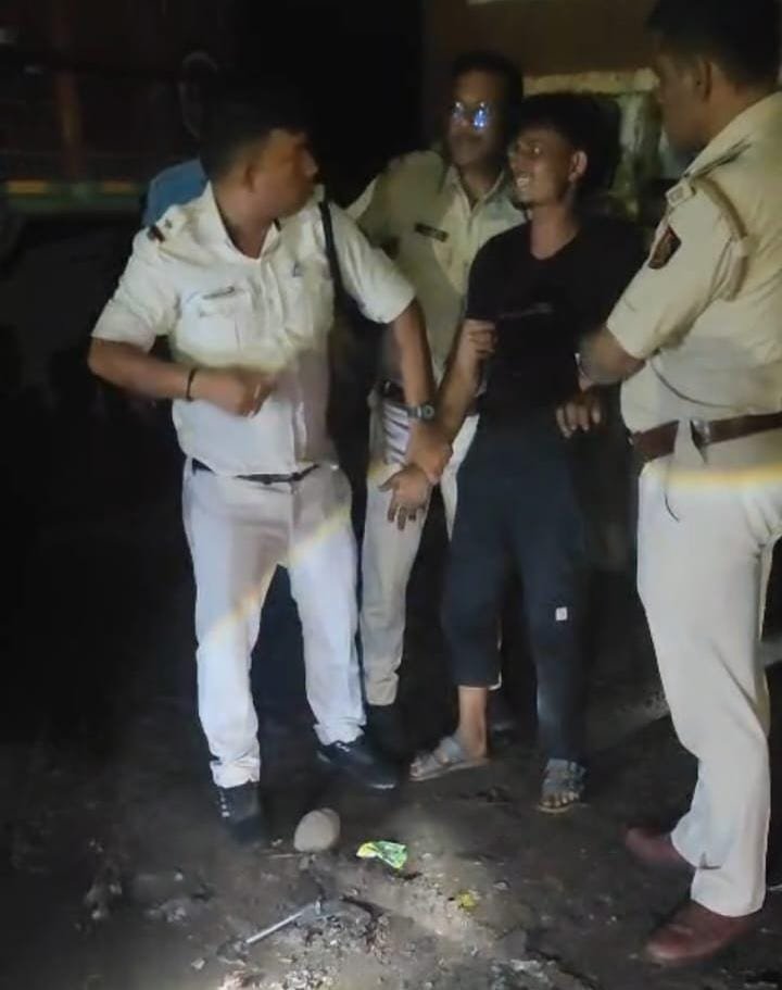 डकैती की साजिश नाकाम, हथियारों के साथ चार गिरफ्तार