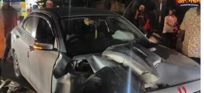 car lost control and hit a divider near Kharagpur College.