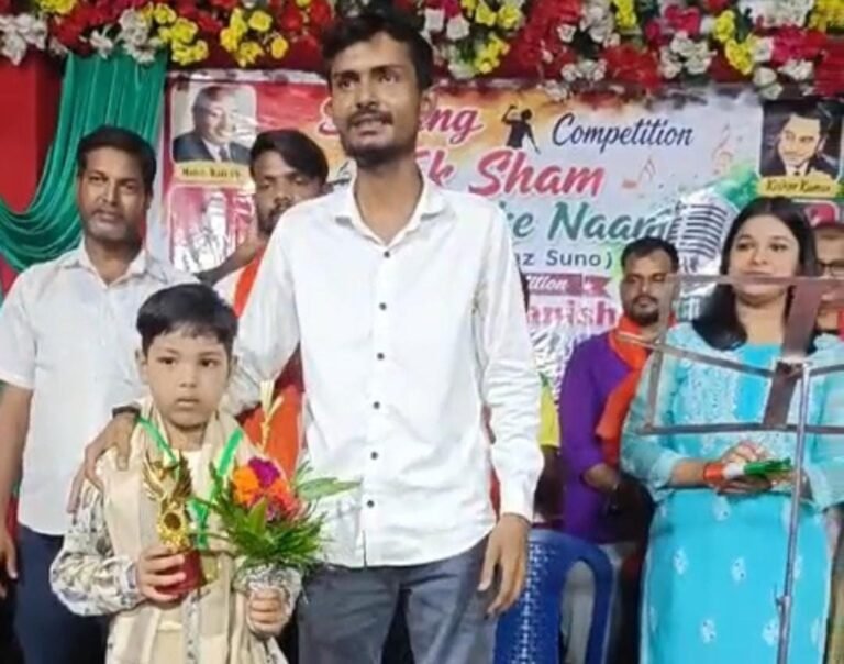 कुल्टी में गूँजा देशभक्ति का तराना: ‘एक शाम आज़ादी के नाम’ कार्यक्रम में बच्चों ने बिखेरा जलवा, भाजपा नेता जीशान कुरैशी ने बढ़ाया हौसला