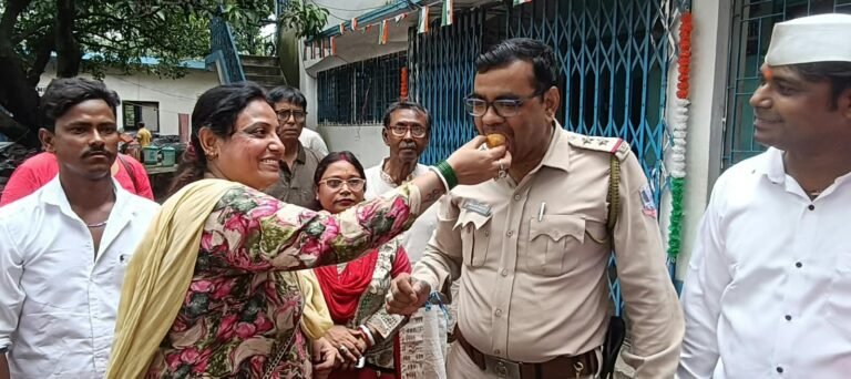 कांग्रेस सेवादल ने पुलिसकर्मियों को राखी बांधकर दिया सामाजिक सद्भाव का संदेश
