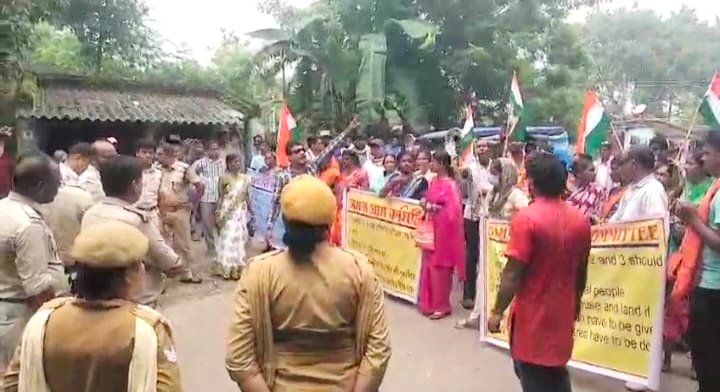 *बेरोजगारों को नौकरी दो: चिनाकुड़ी कोलियरी गेट पर ग्रामीणों का जोरदार प्रदर्शन, उग्र आंदोलन की चेतावनी*