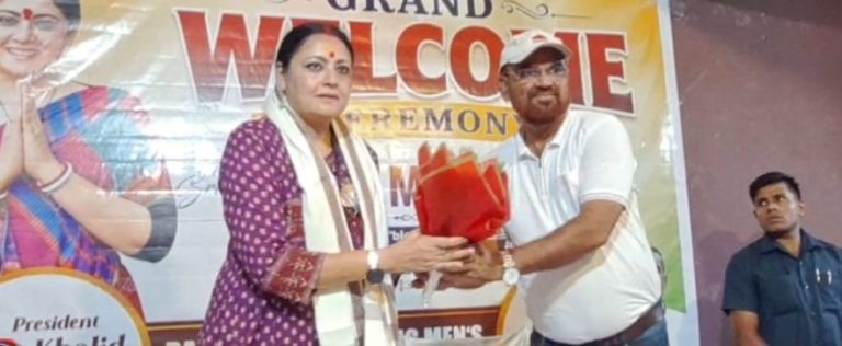 रहमतनगर में मंत्री अग्निमित्रा पॉल का भव्य स्वागत  वार्ड 82 एवं 83 के लोगों से किया संवाद, जनाज़ा-गाह' और लाइब्रेरी की मांग पूरी करने का दिया आश्वासन