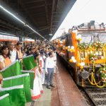 सोमनाथ स्वाभिमान पर्व के हिस्से के रूप में कोलकाता स्टेशन से सोमनाथ तीर्थयात्रा के लिए विशेष ट्रेन को हरी झंडी दिखाकर रवाना किया गया