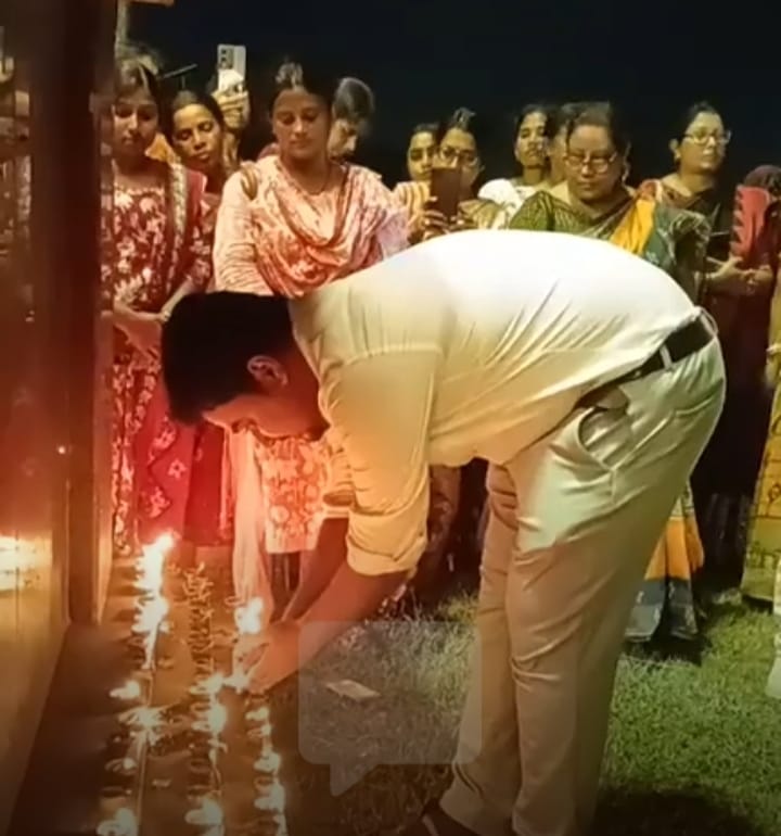 🔥 The ‘Ashirbader Pradip’ (Lamp of Blessings) Illuminated Chaurangi More! 🪔