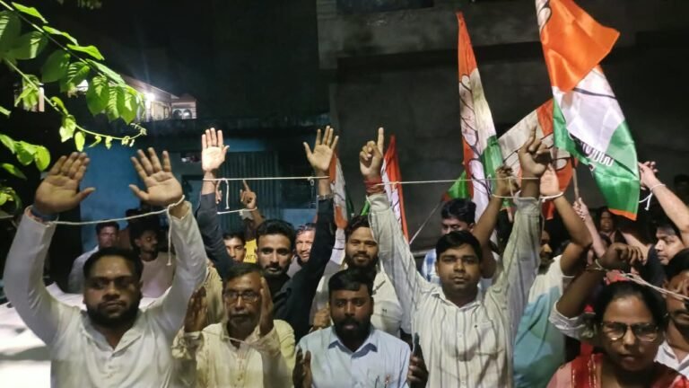 नंदीग्राम में कांग्रेस प्रत्याशी को झूठे केस में फंसाने का आरोप, कुलटी में गरजी कांग्रेस;  बराकर चौकी का घेराव अमानवीय उत्पीड़न और राजनीतिक प्रतिशोध के खिलाफ कांग्रेसियों ने काटा बवाल, दी बड़े आंदोलन की चेतावनी