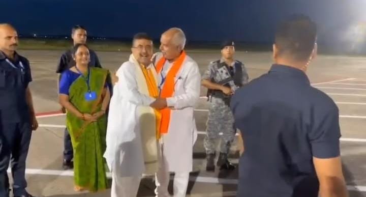 *आसनसोल के BJP नेता पवन सिंह ने की शुभेंदु अधिकारी से मुलाकात, लिट्टी-चोखा पर हुई सियासी चर्चा*