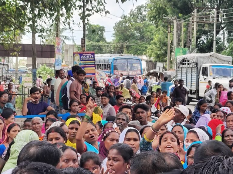*अन्नपूर्णा योजना का पैसा अटका, काशीपुर में फूटा महिलाओं का गुस्सा - बांकुड़ा रोड जाम*