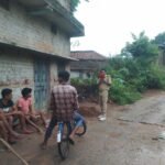फसल बचाने को खेतों में बिछा रहे करंट का जाल, वन विभाग ने दी कड़ी चेतावनी