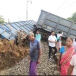 *बड़ी खबर: नारायणगढ़ मकरामपुर में कोयला लदी मालगाड़ी के 2 डिब्बे पटरी से उतरे*
