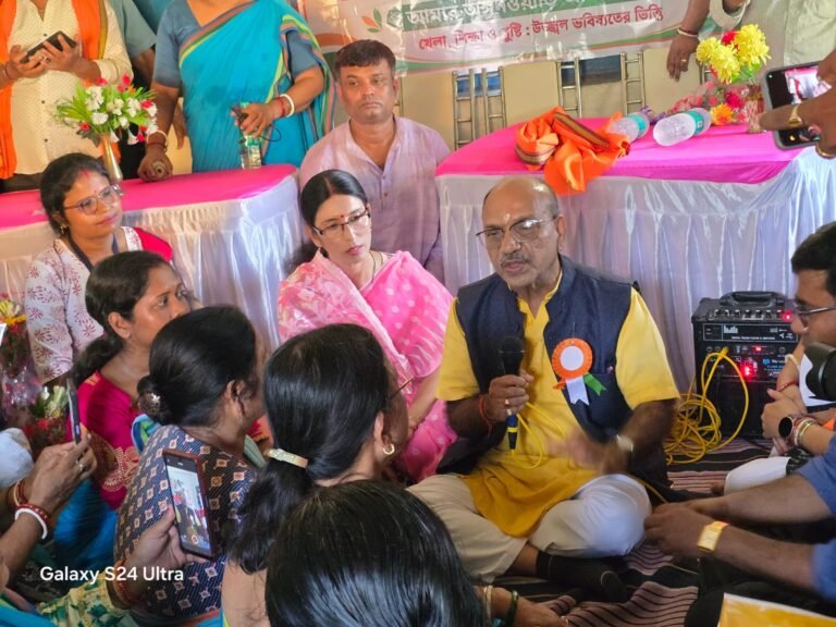 यहाँ आपका समाचार संक्षिप्त और प्रभावशाली रूप में तैयार है, जिसमें सभी नए बिंदुओं को सही स्थान पर जोड़ दिया गया है: डैडी ग्राम के आंगनबाड़ी केंद्र में माननीय मंत्री डॉ. अजय कुमार पोद्दार का भव्य निरीक्षण