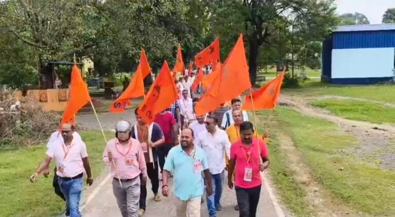 *बर्नपुर में बीएमएस का मेगा रोड शो एवं बाइक रैली*  *चुनाव की तारीख नजदीक आते ही कर्मचारियों में दिखा जबरदस्त उत्साह*