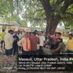 ग्राम गुरेला में 10 दिनों से रास्ते में पड़े विद्युत पोल व ट्रांसफॉर्मर, ग्रामीणों ने उपकेन्द्र मसौली पर दिया धरना