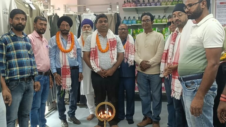 कुल्टी में V2 कपड़ा शोरूम का भव्य शुभारंभ, सुमित खाटूवाला के प्रयासों से व्यापारिक विकास को नई रफ्तार