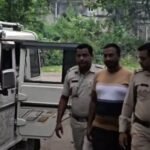 गोपाला महतो हत्याकांड में बड़ा खुलासा, मुख्य आरोपी अनिल नुनिया बर्दवान से गिरफ्तार  नियामतपुर पुलिस की कार्रवाई से मचा हड़कंप, अदालत ने 5 दिन की पुलिस हिरासत में भेजा