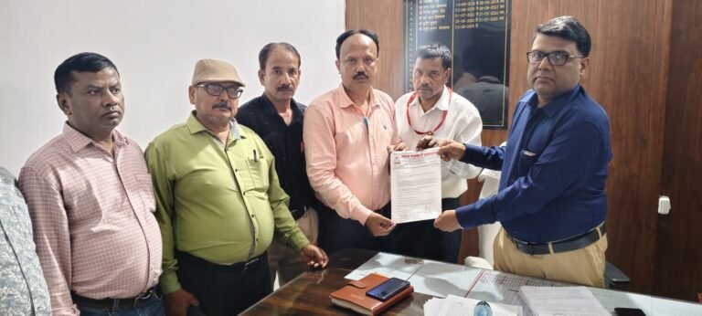 *दिल्ली की तीन महिला पत्रकारों के साथ कथित दुर्व्यवहार के खिलाफ इंडियन जर्नलिस्ट एसोसिएशन ने आंदोलन का किया ऐलान।*    *राष्ट्रपति के नाम पांच सूत्रीय ज्ञापन भेजकर निष्पक्ष जांच, एफआईआर और पत्रकार सुरक्षा की उठाई आवाज*
