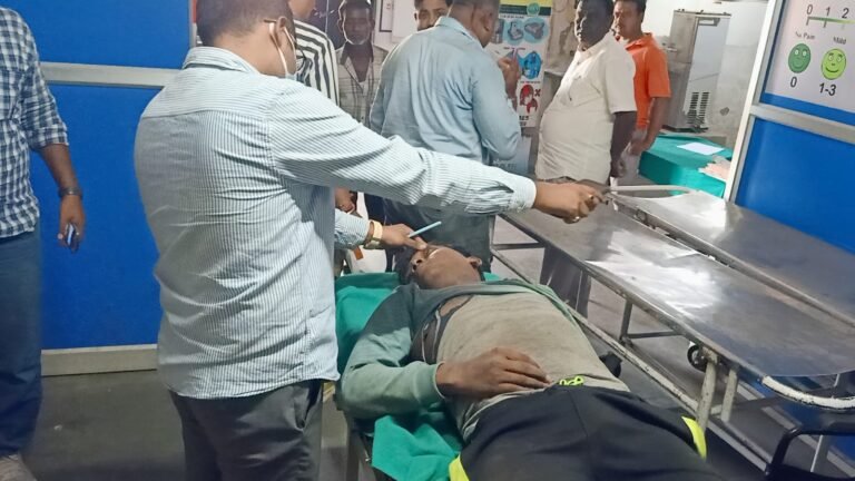 देंदुआ में तनाव: एलोक्विंट फैक्ट्री के गेट पर बोनस को लेकर दो पक्षों में झड़प, 5 घायल, 2 हिरासत में