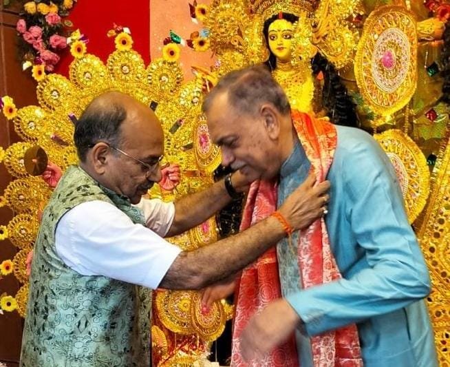 अपनों से मिला सम्मान सबसे अनमोल, समाजसेवा से ही होती है उन्नति: सुभाष अग्रवाला  बराकर हाटतल्ला दुर्गा पूजा कमेटी ने आयोजित किया भव्य नागरिक अभिनंदन समारोह, मंत्री डॉ. अजय कुमार पोद्दार ने अंगवस्त्र देकर बढ़ाया मान