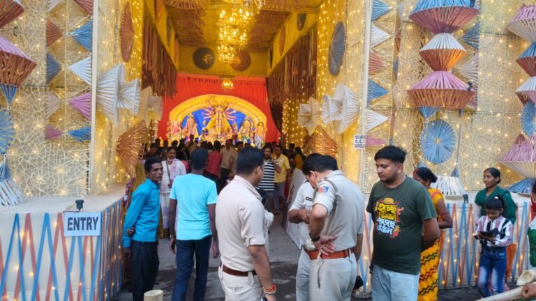 कोलकाता पूजा मंडप मे भगदड़ की घटना के बाद आसनसोल दुर्गापुर पुलिस अलर्ट मोड़ पर.