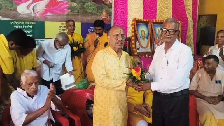 गायत्री शक्तिपीठ में कन्या पूजन कर मंत्री डॉ. अजय पोद्दार ने लिया आशीर्वाद, भक्ति और श्रद्धा से गूंजा मंदिर परिसर