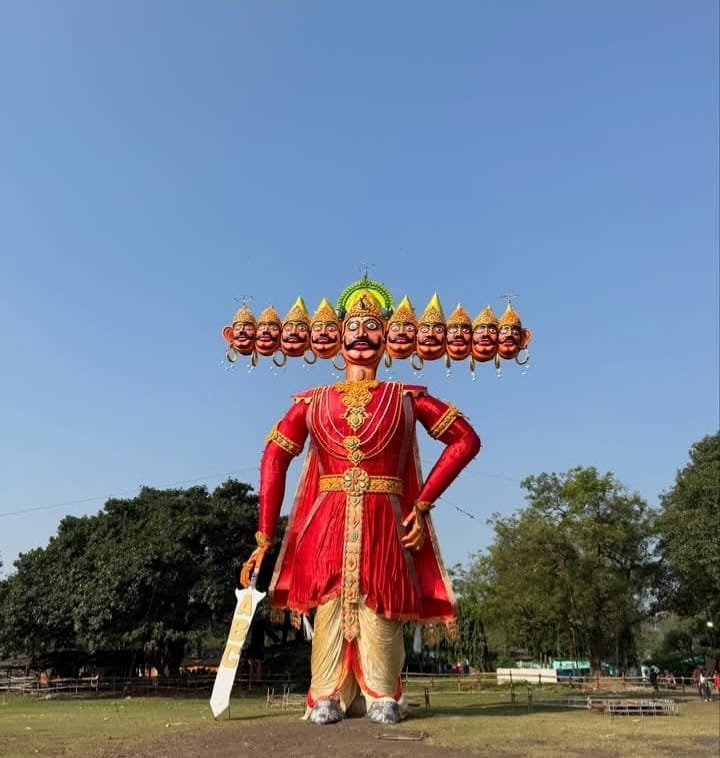 खड़गपुर में दशहरे पर अव्यवस्था, जिले में बढ़ा रावण दहन का चलन