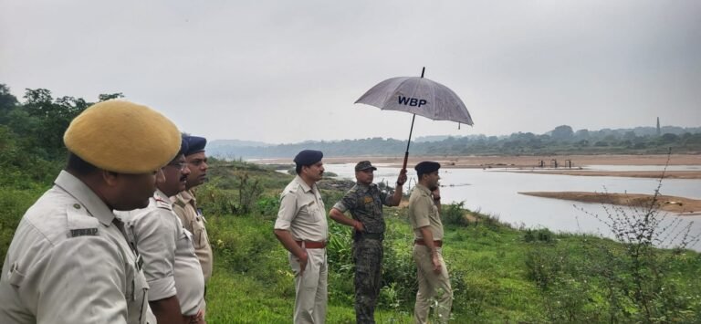 छठ महापर्व को लेकर पुलिस अलर्ट! कुल्टी के घाटों पर डीसी वेस्ट सना अख्तर की दस्तक, सुरक्षा व्यवस्था का लिया जायजा