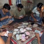 बराकर में जुए के अड्डे पर पुलिस का धावा, नकदी और ताश के साथ आधा दर्जन से अधिक जुआरी पकड़े गए!  चुन गाड़ी में देर रात पुलिस की दबिश से मचा हड़कंप, कई युवक फरार; प्रभारी अंजन रजक का सख्त संदेश—फाड़ी क्षेत्र में गलत काम बर्दाश्त नहीं होगा