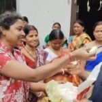 अन्नपूर्णा भंडार की राशि से खुश महिलाओं ने मंत्री डॉ. अजय कुमार पोद्दार को मिठाई खिलाकर जताया आभार, कुल्टी में दिखा खुशी का माहौल
