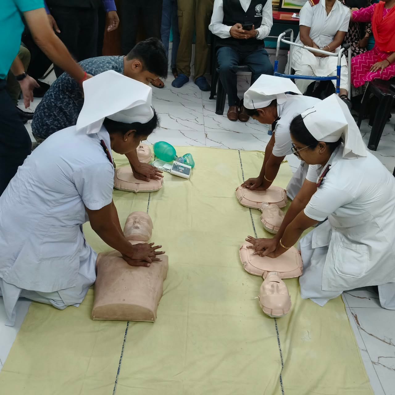 The volunteers of St John Ambulance Brigade, Kharagpur Division, proudly organised a comprehensive training programme on Basic Life Support (BLS) and CPR/AED for the doctors and paramedical staff of Digha Sub Divisional Hospital.