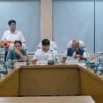 छठ और काली पूजा की तैयारियों को लेकर उच्चस्तरीय बैठक, मंत्री डॉ. अजय कुमार पोद्दार की मौजूदगी में सुरक्षा व्यवस्था पर मंथन
