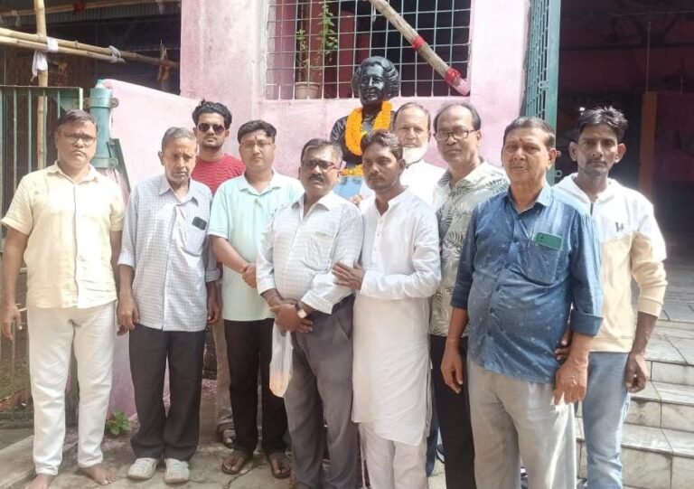 इंदिरा गांधी अमर रहें! कुल्टी में कांग्रेसियों ने दी लौह महिला को श्रद्धांजलि, लगाए गगनभेदी नारे  बैंकों और कोयला खदानों के राष्ट्रीयकरण को किया याद, बाबू बनर्जी बोले—आज उन्हीं की बनाई संपत्तियों को बेचा जा रहा है